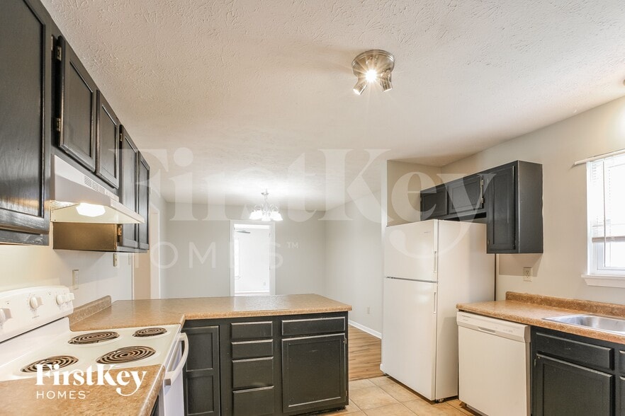 Building Photo - 8522 Summertree Ln
