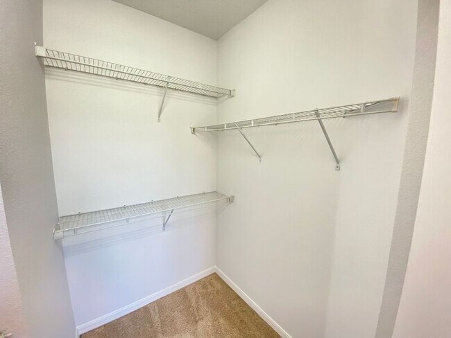 Building Photo - 6558 S Goldenrod Rd