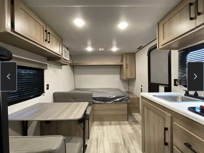 Building Photo - 532 Camino de Amor