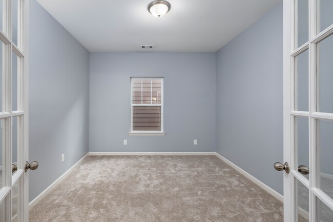 Building Photo - 2437 A Duxbury Dr