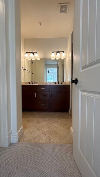 primary bath - 3408 Fostoria Way