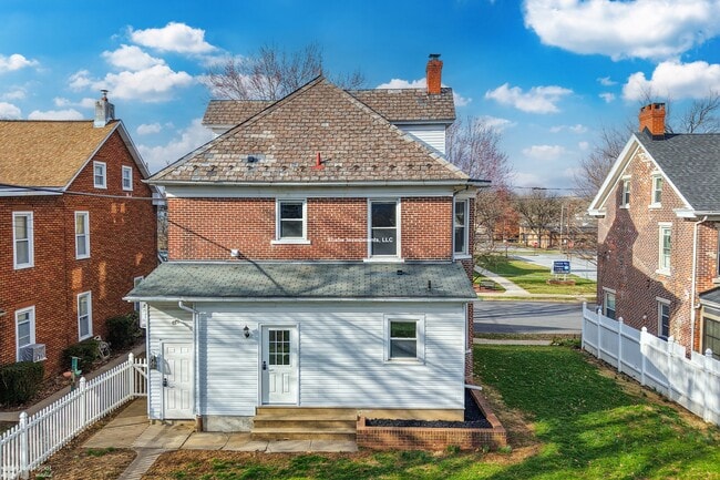 Building Photo - 67 W Laurel St