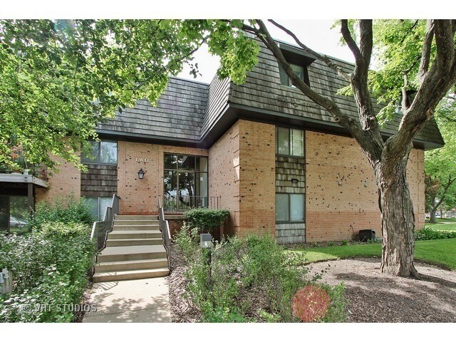 Building Photo - 12 Oak Creek Dr