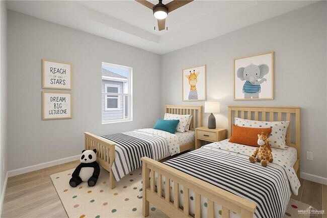 Building Photo - 14 N 56th Ln