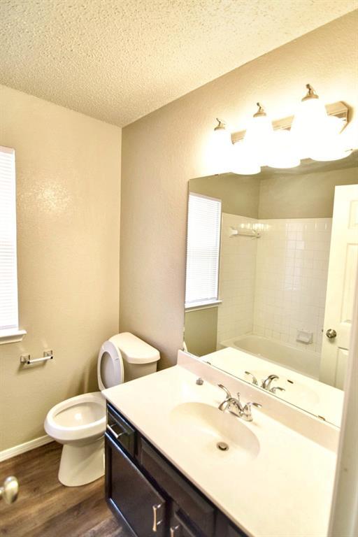 Building Photo - 4201 Bluestem Ln