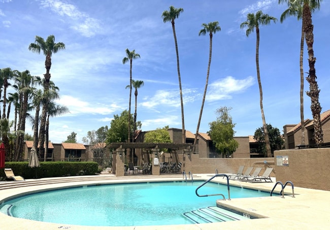 Building Photo - FURNISHED! 2 Bed/2 Bath in Scottsdale