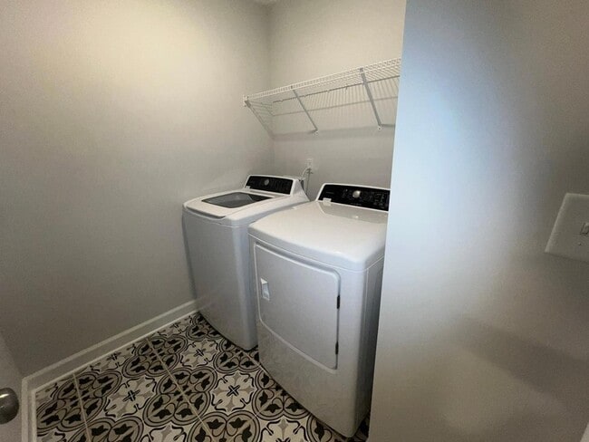 Building Photo - 17 Fairwinds Dr