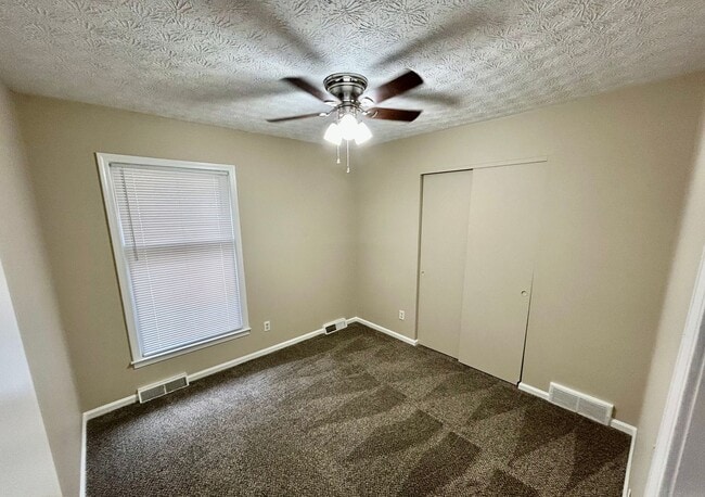 Building Photo - Newly Remodeled 4-Bedroom, 3-Bath with Fin...