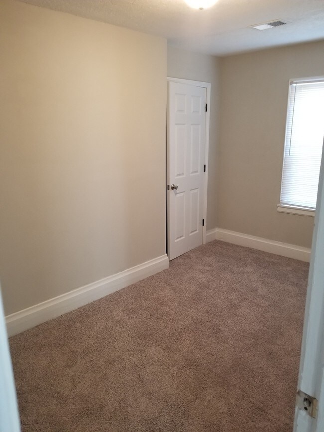 Building Photo - 3 Bedroom House for Rent in South Augusta