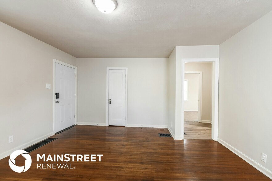 Building Photo - 1934 N Bosart Ave