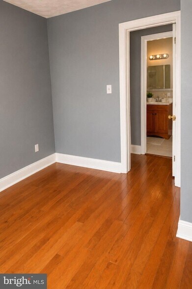 Building Photo - 59 Galveston Pl SW