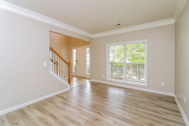 Building Photo - 2001 Creek Pointe Way