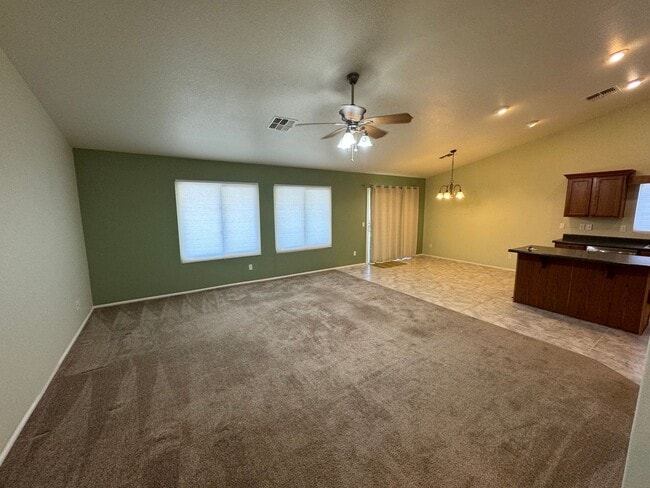 Building Photo - COZY HOME