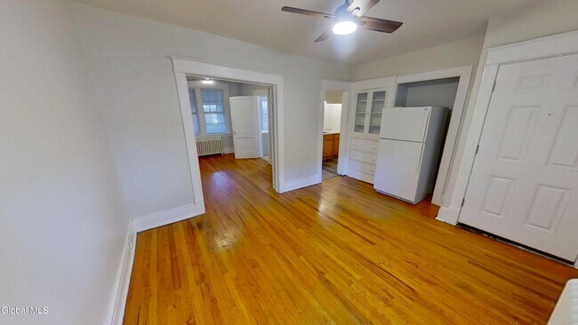 Building Photo - 568 Park Ave