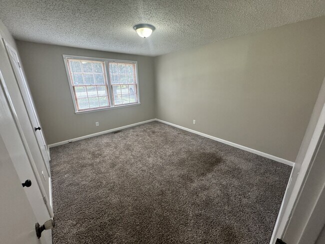 Building Photo - 104 Noel Ln