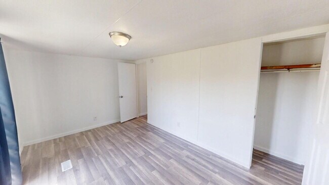 Building Photo - "Charming 3-Bed, 2-Bath Mobile Home Retrea...
