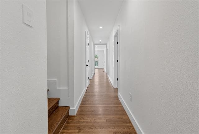 Building Photo - 2560 Rogers Ave