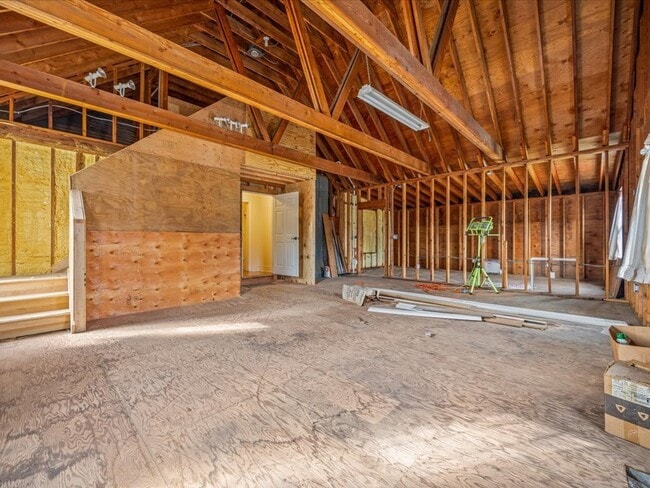 Building Photo - 217 Huntington Rd