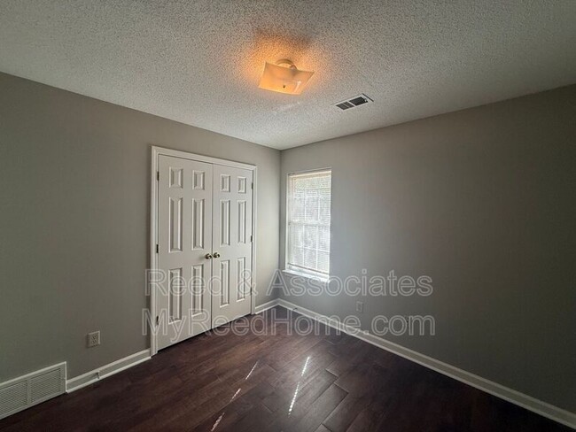 Building Photo - 70 Clear Springs Dr