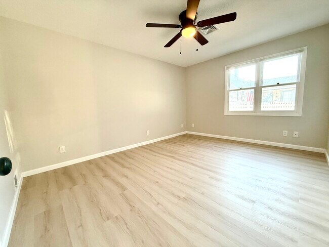 Building Photo - 1063 Tacoma St