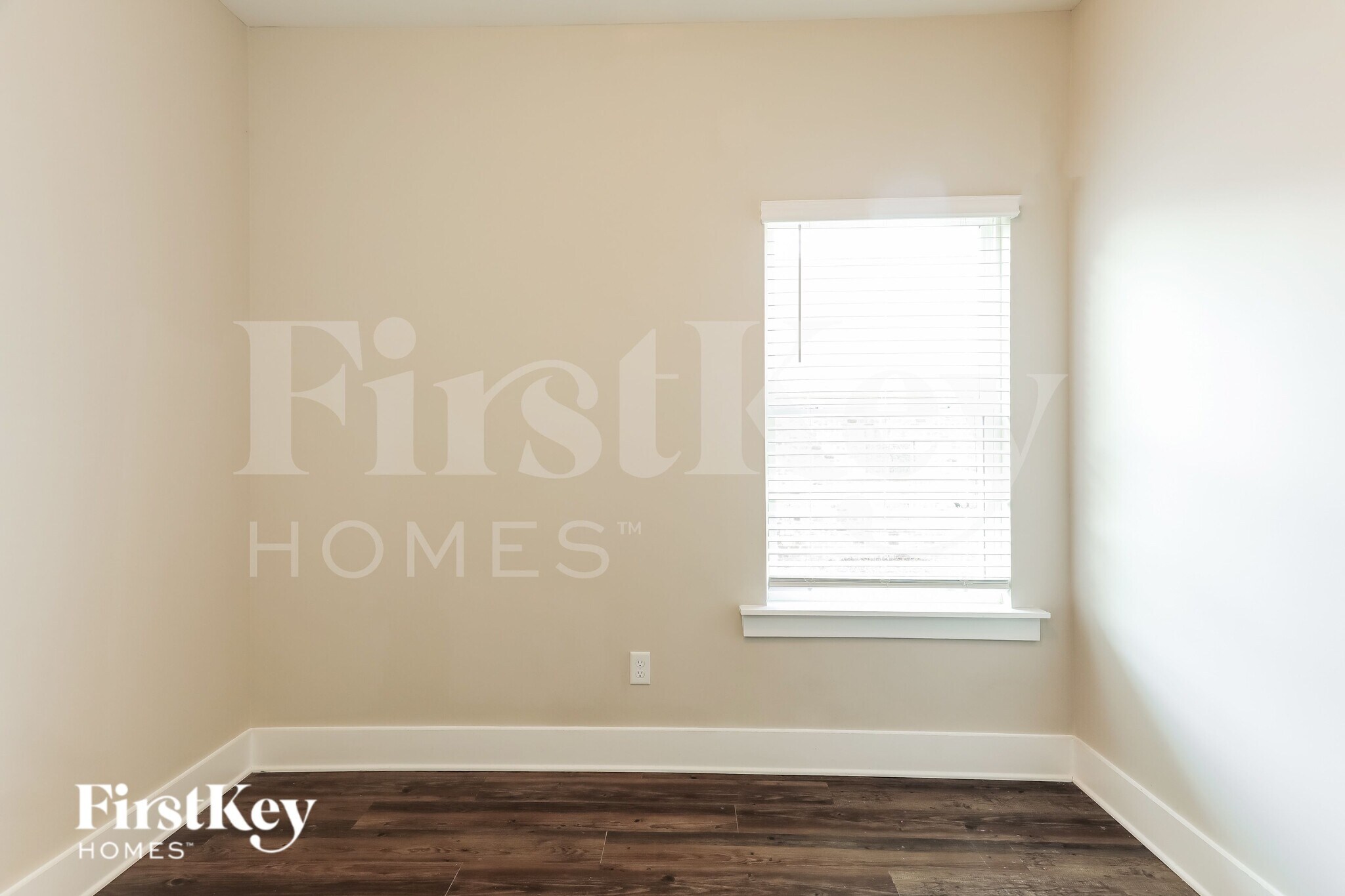 Building Photo - 1384 Woodridge Pl