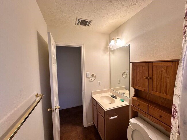 Building Photo - 2203 Nashua Dr