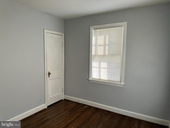 Building Photo - 303 3rd Ave SE