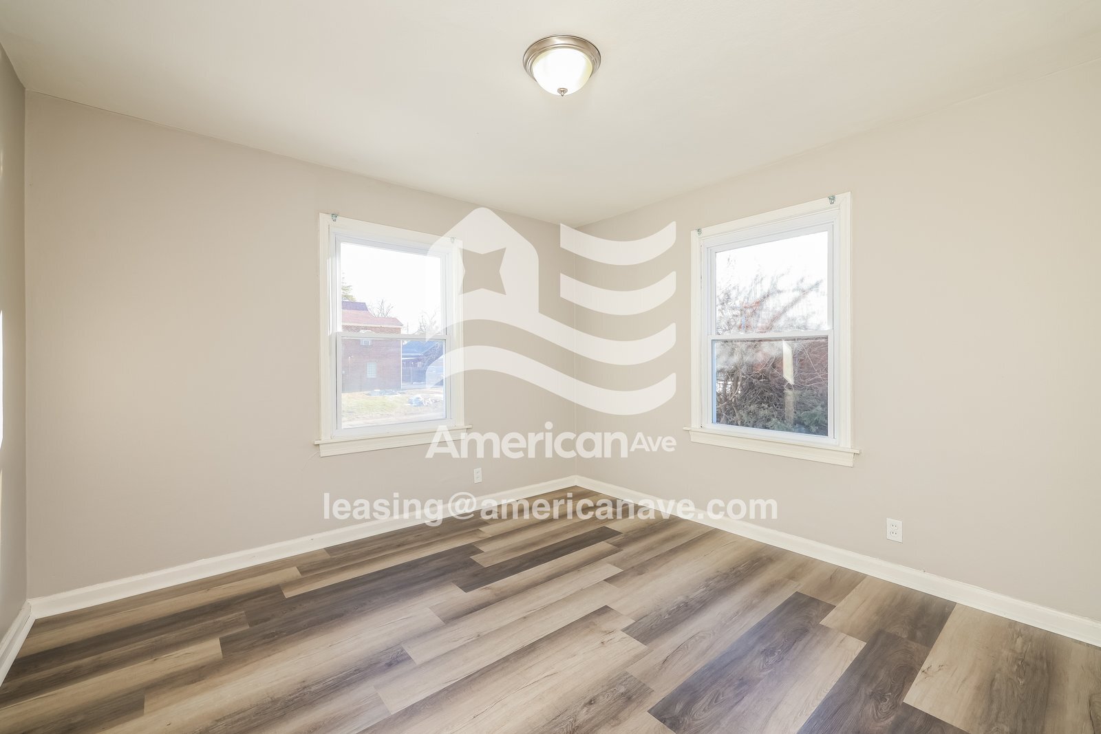 Building Photo - 4204 Sylvan Dr