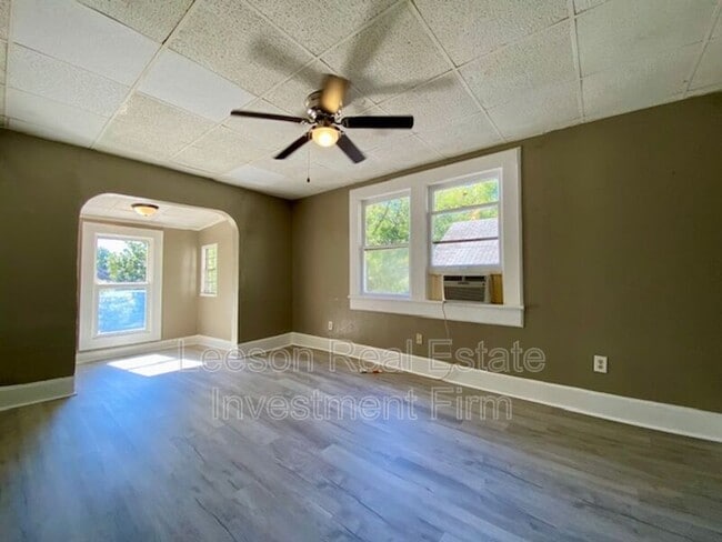 Building Photo - 426 Merrick St