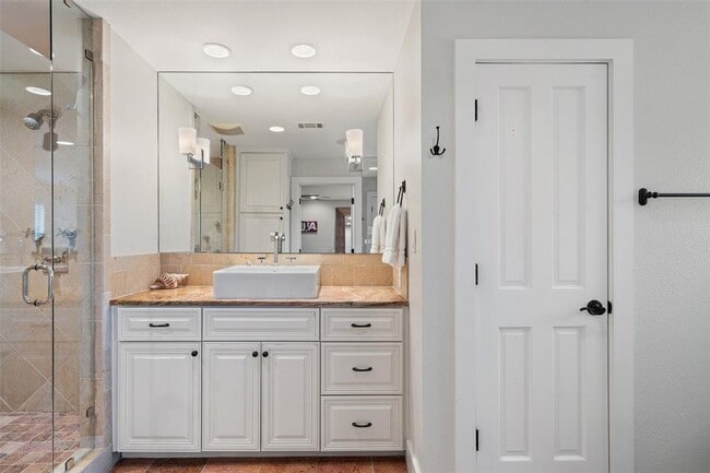 Building Photo - 29 Pascal Ln