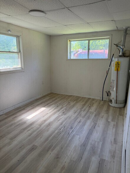 Building Photo - 864 N 79th St