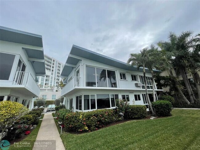 Building Photo - 425 Bayshore Dr
