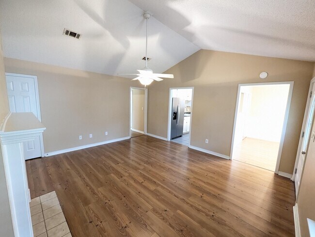 Building Photo - 2625 Weeping Willow Ln