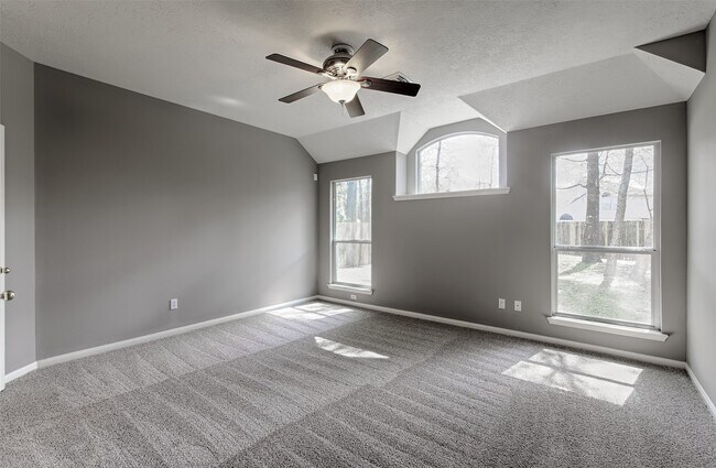 Building Photo - 4018 Old Pine Grove Dr