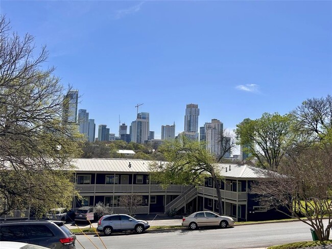 Building Photo - 808 Winflo Dr