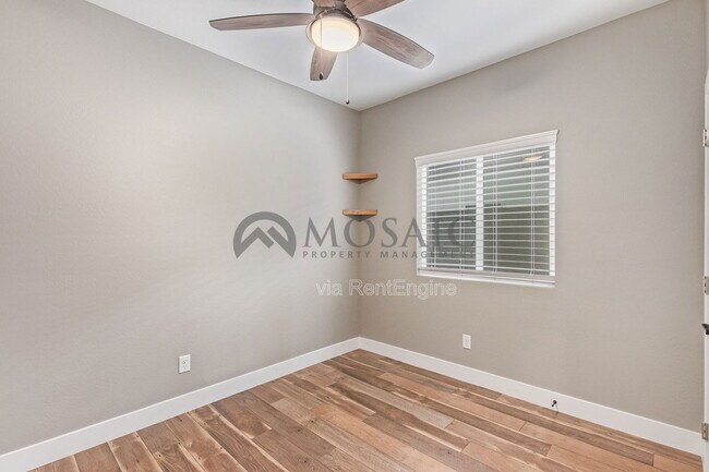 Building Photo - 5009 S 11th Pl