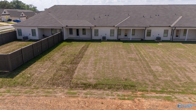 Building Photo - 203 Osceola Cir