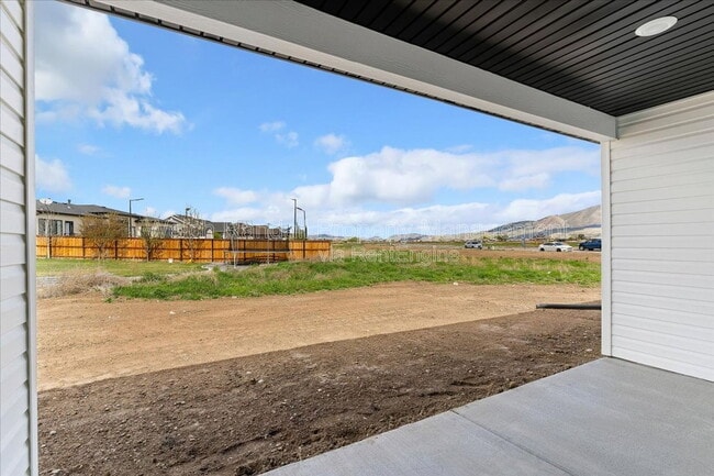 Building Photo - 837 E 3rd N