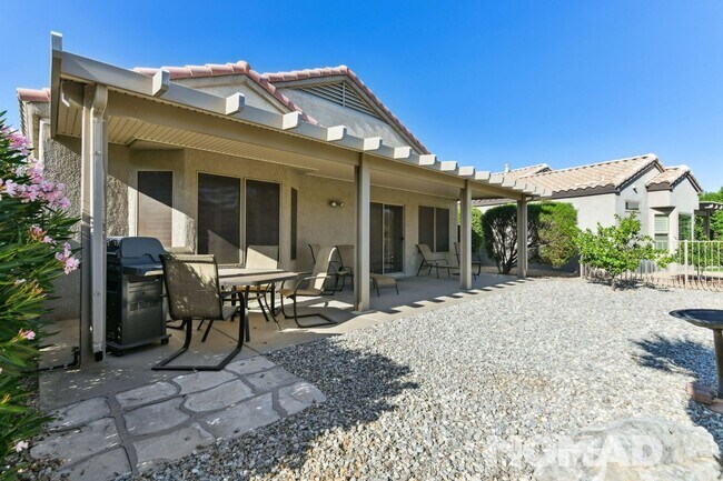 Building Photo - Charming 2BR House in Surprise