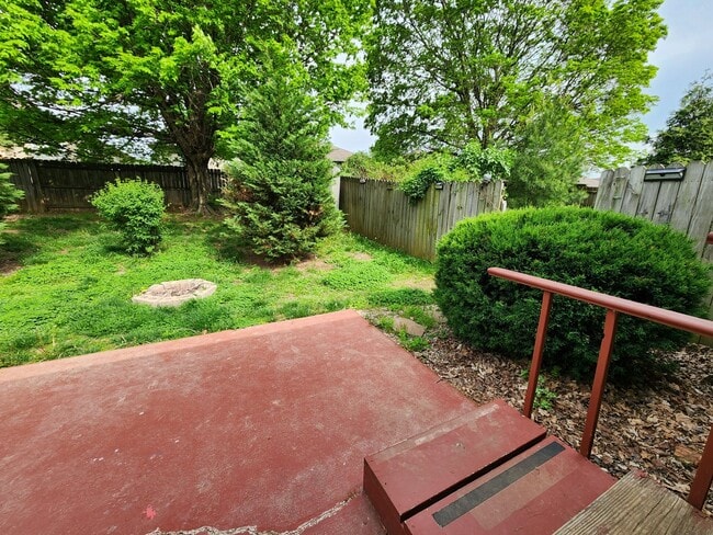 Building Photo - Spacious 2-Bedroom, 2-Bathroom Home AVAILABLE NOW!!