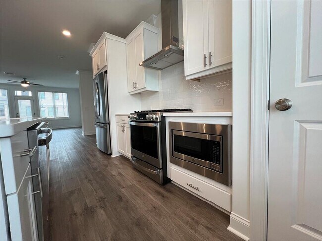Building Photo - 5442 Howington Ct