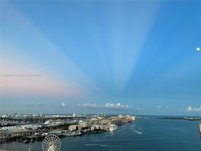 Building Photo - 253 NE 2nd St