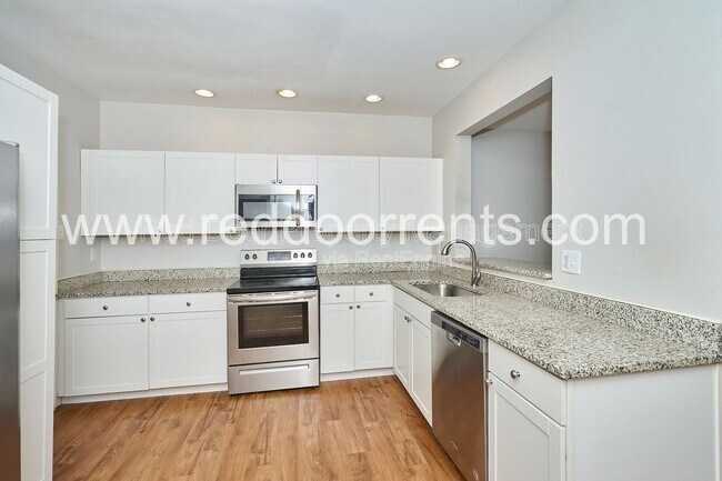 Building Photo - 4704 N College Ave