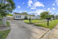 Building Photo - 18 John Collins Cir