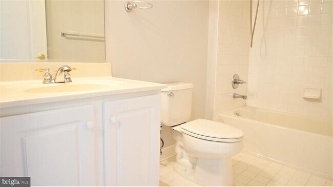 Building Photo - 12195 Abington Hall Pl