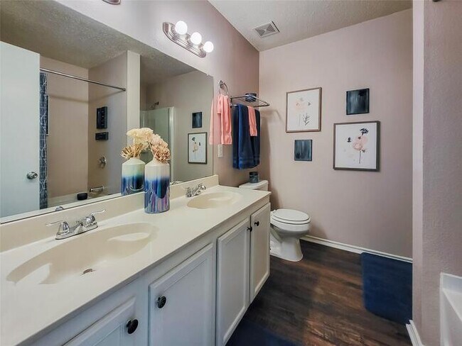 Building Photo - Open floorplan in Fort Worth 3/2/2