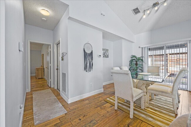 Building Photo - 1073 Stocks St