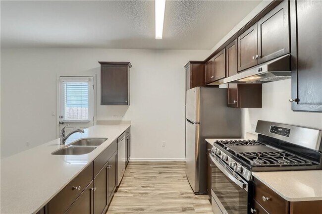 Building Photo - 7213 Tonka Ln