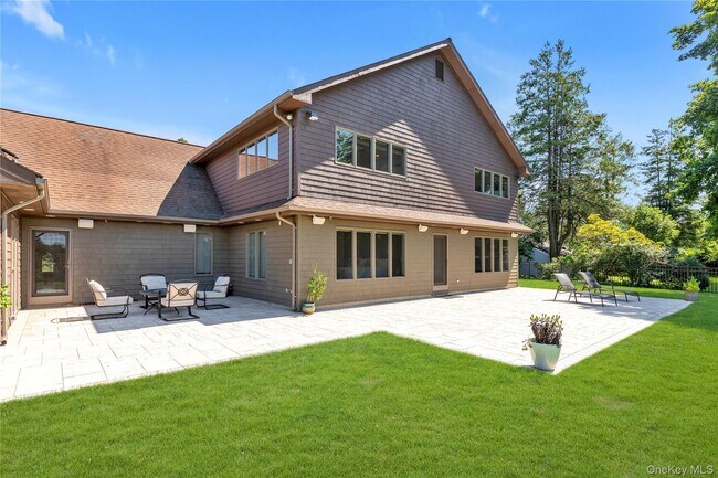 Building Photo - 15 Parkway Dr