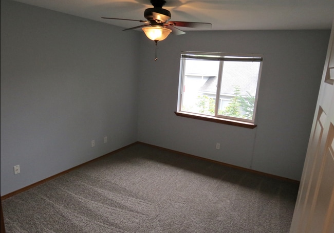 Building Photo - Ideal 1 Bed 1 Bath Lynnwood Condo with W/D In-Unit!